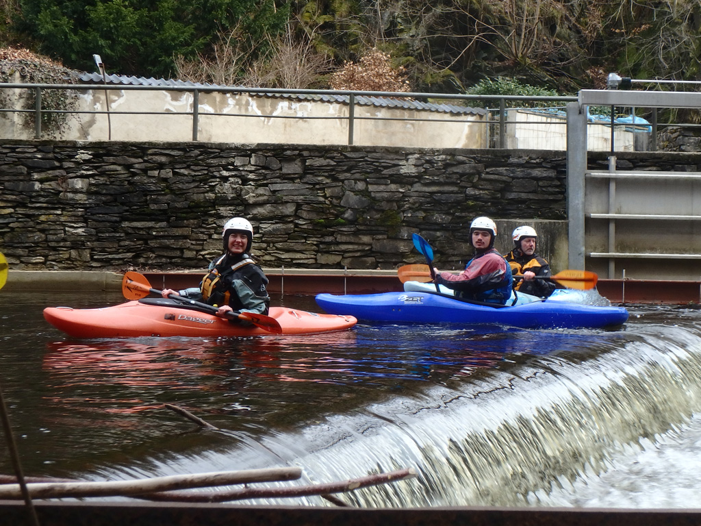 Kajakgids begeleiding voor tochten op wildwaterrivieren verzorgt door een Kayaklevel gecertificeerde riverguide geeft vertrouwen en waarborgt de kwaliteit